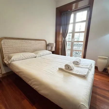 With A Balcony, Downtown & Free Parking Vigo