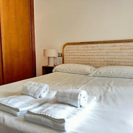 With A Balcony, Downtown & Free Parking Vigo